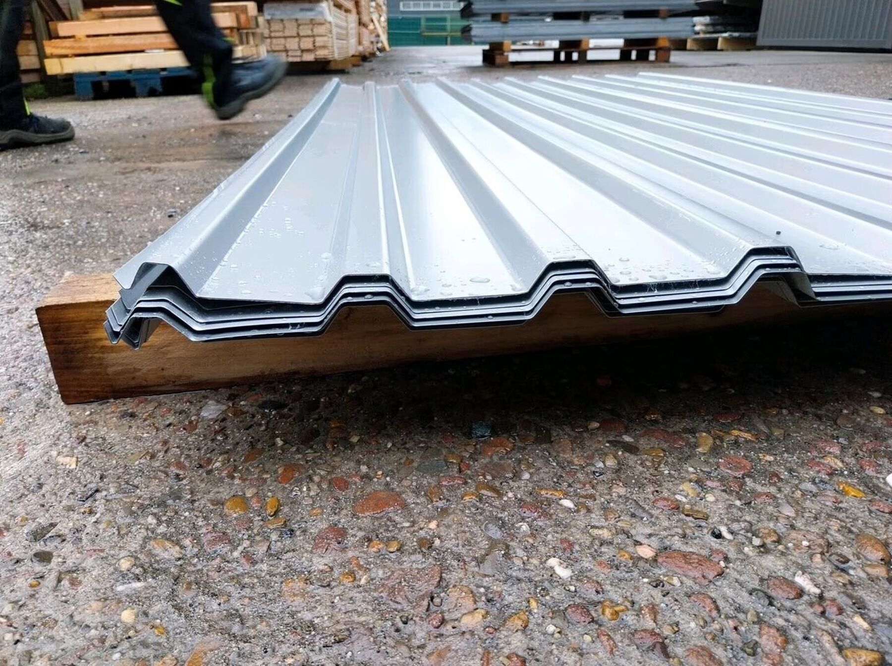 25,92 m² Trapezblech Sonderposten 200 cm Silber DP 20/65 25,92 m² Trapezblech Sonderposten 200 cm Silber DP 20/65