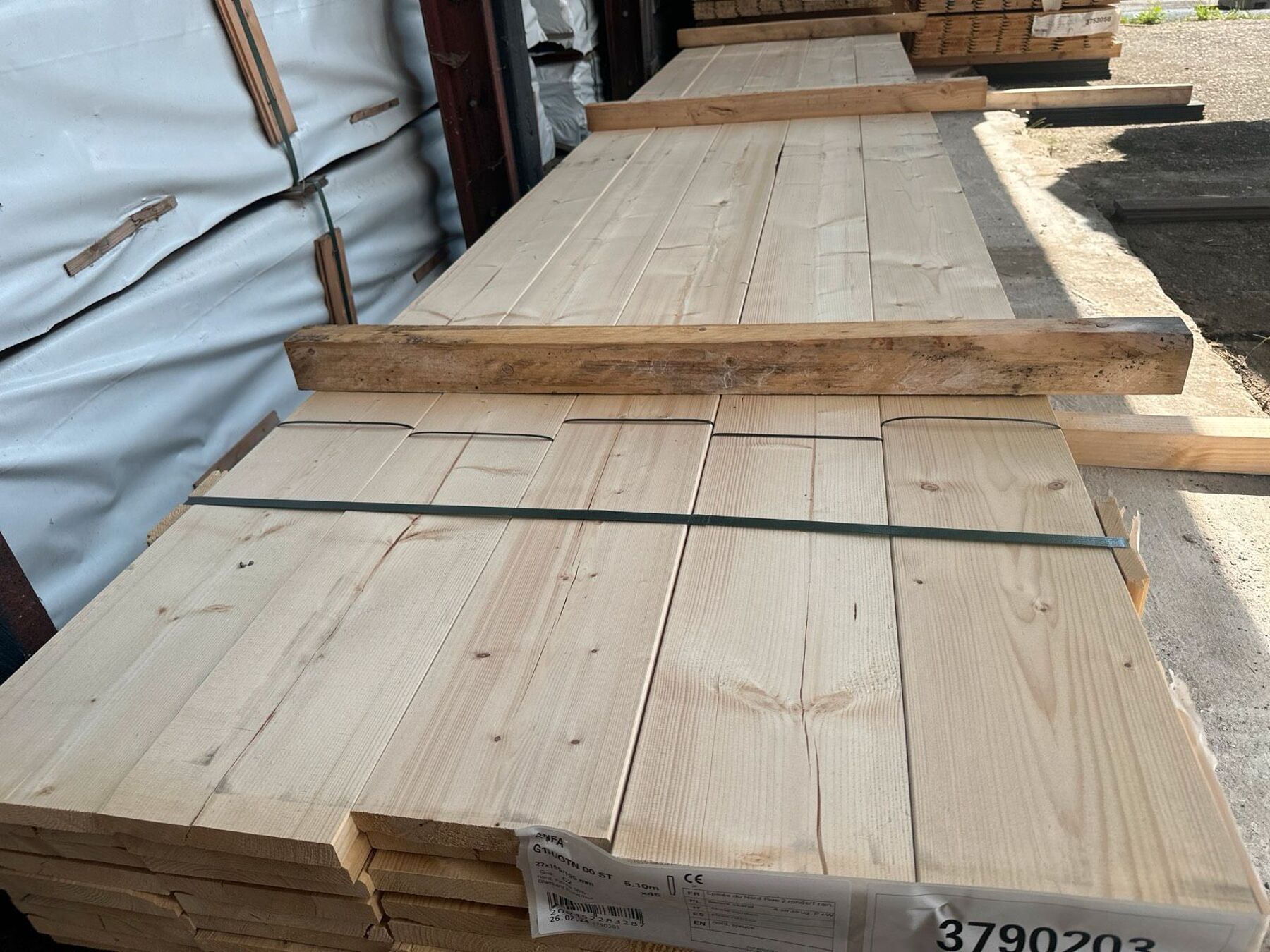 44 m² Nordische Fichte Glattkantbrett Rund/Nut, 27x195x5100 mm