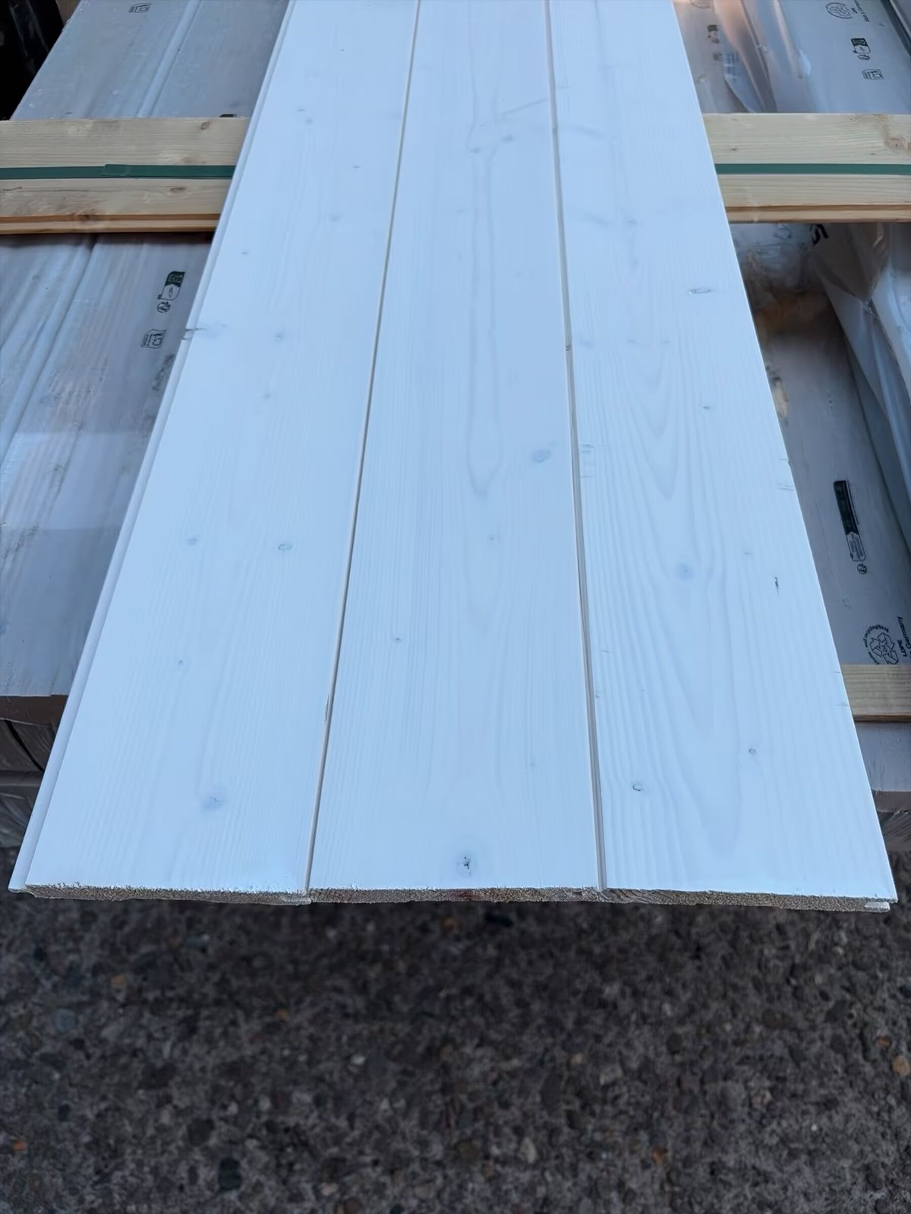 36,59 m² Fichte Profilholz Weiss, 15.5x121x4200 mm Holzplatte, Latten, Holzpanel, weiße Holzplatte, Bauholz, Holzplatte, Dielen, Wandverkleidung, Laminat, Nadelholz, Holzplatte, Nadelholz, Paarweise Dielen, weiße Oberfläche, Lagerholz