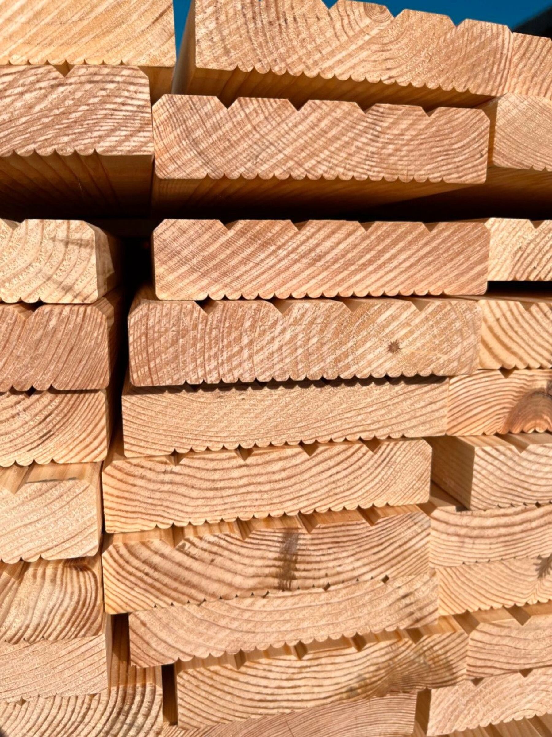 Terrassendielen Kiefer 32 x 144 mm Natur 2. Wahl