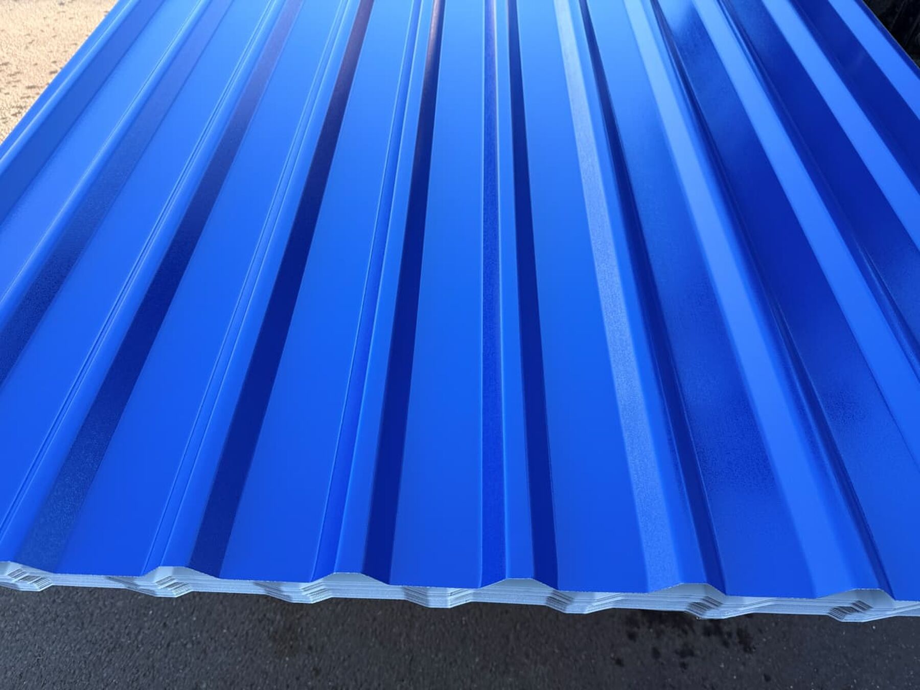 Sonderposten Trapezbleche 2,00 m Profil 18/1060, 0.60 mm Stärke, Ultramarinblau 5002