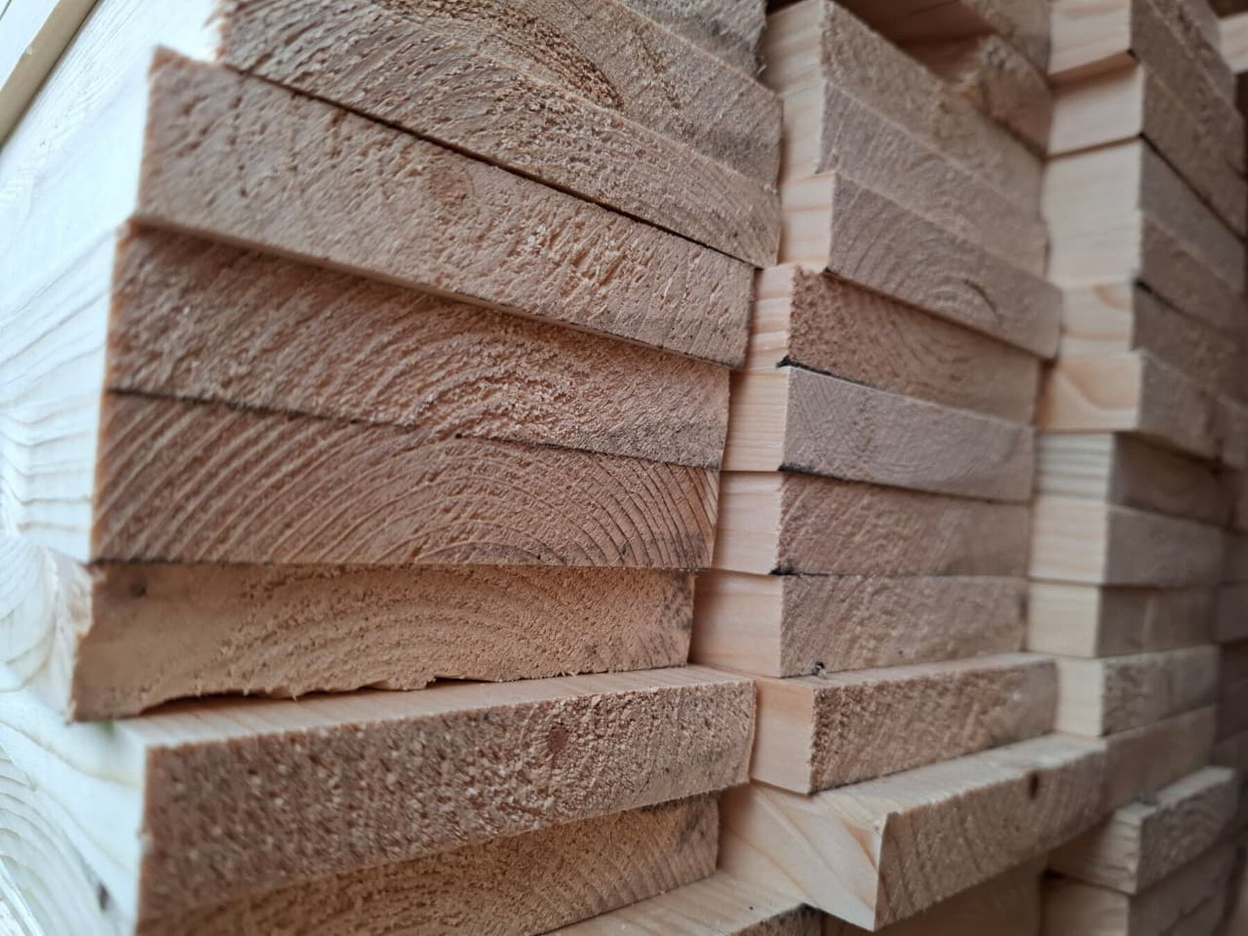 56,25 m² Fichte Holzbretter Glattkantbretter, 18x100x980 mm