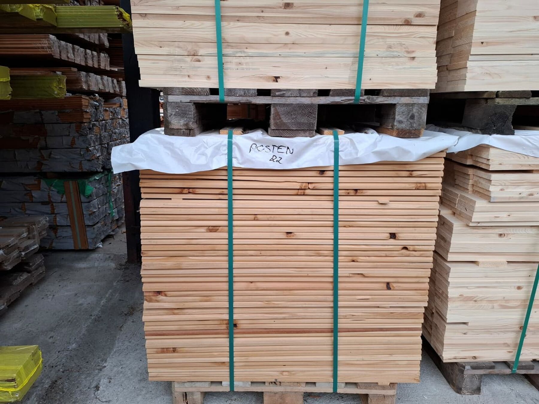 46,68 m² Fichte Holzbretter Glattkantbretter, 20x90x950 mm