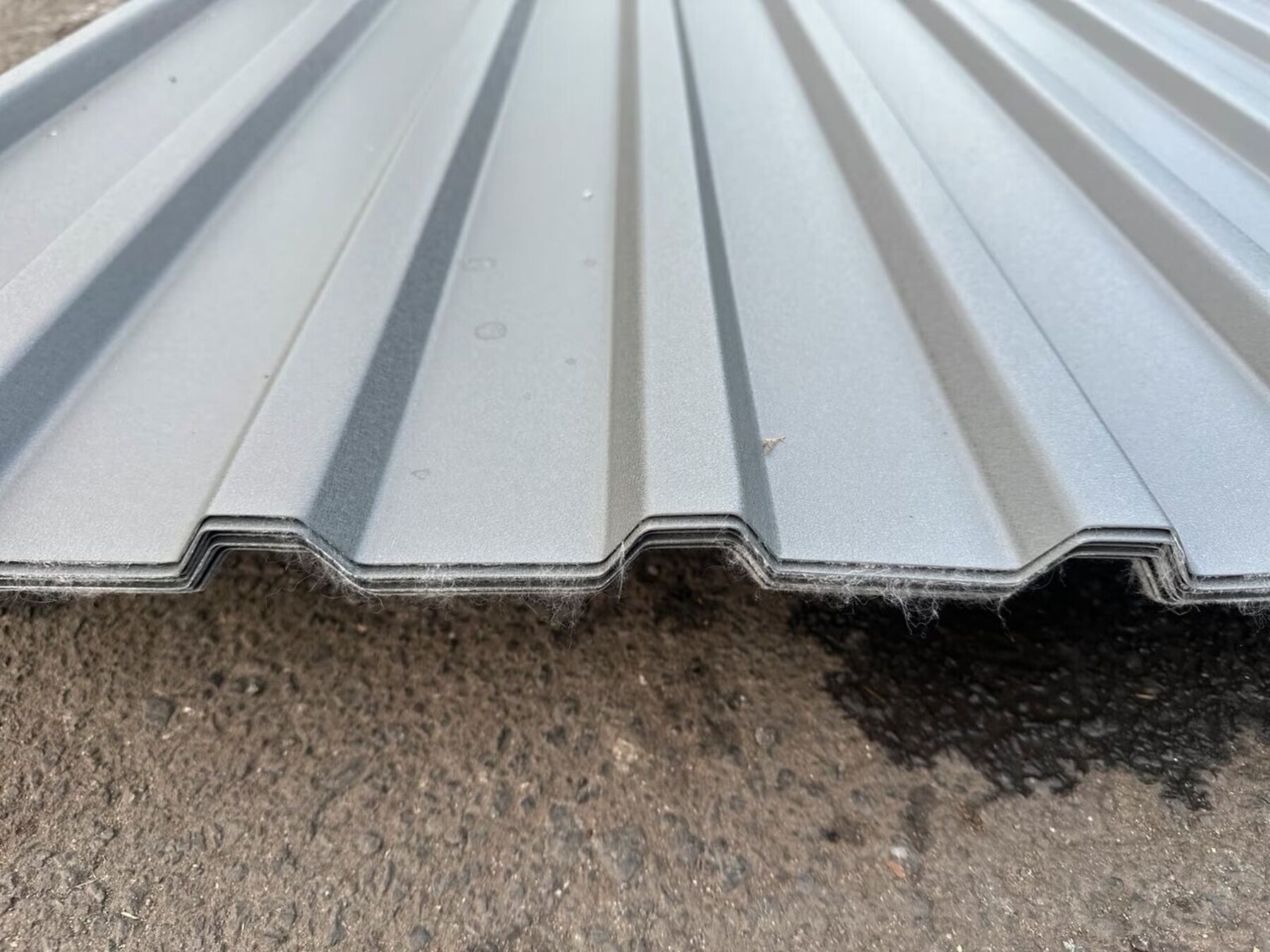 29,16 m² Trapezblech Sonderposten 300 cm Grau mit Vlies DP 20-65 29,16 m² Trapezblech Sonderposten 300 cm Grau mit Vlies DP 20-65