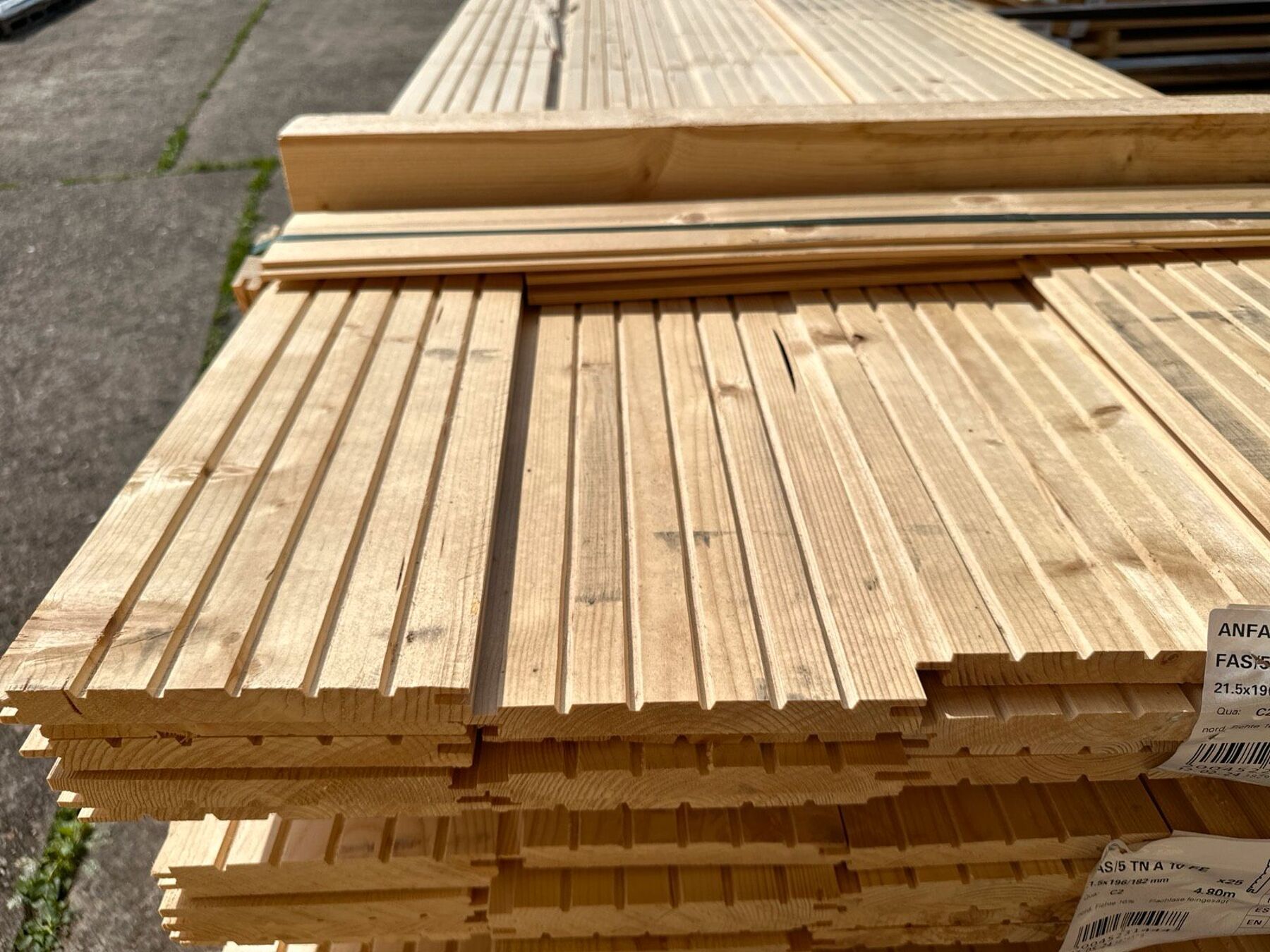 56 m² Nordische Fichte Profilholz Flachfase, 21.5x196x4800 mm