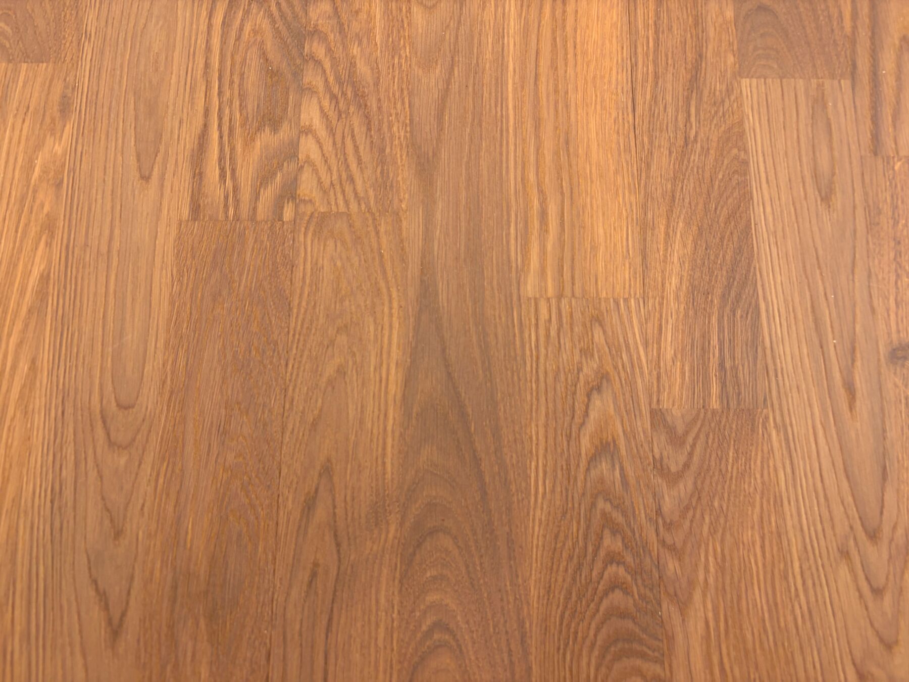 Holzboden, Eichenholz, Holzlaminat, Tafelboden, Herringbone Muster