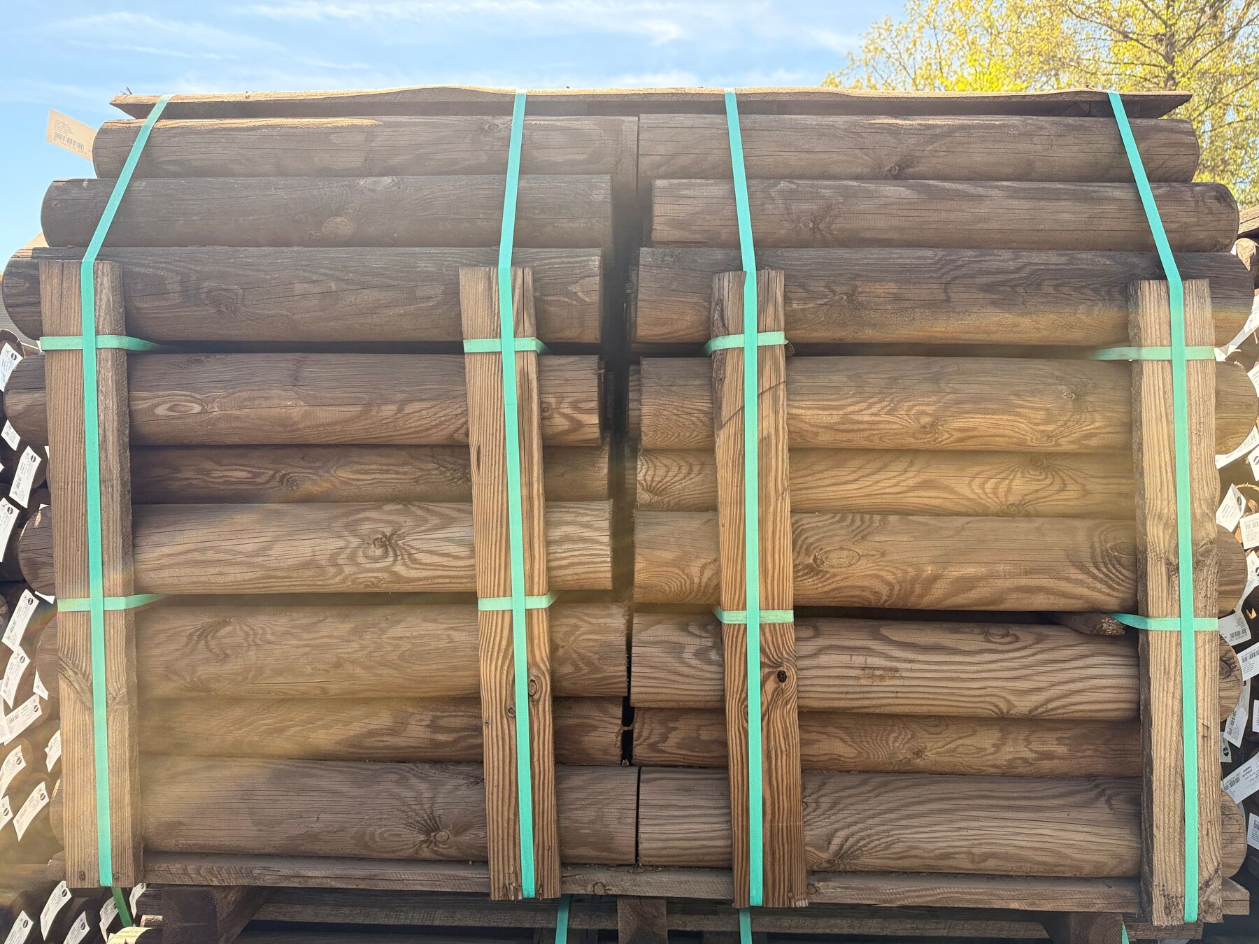 Holzstämme, Rundholz, Baumstämme, Holzstämme gestapelt, Holzblockstapel