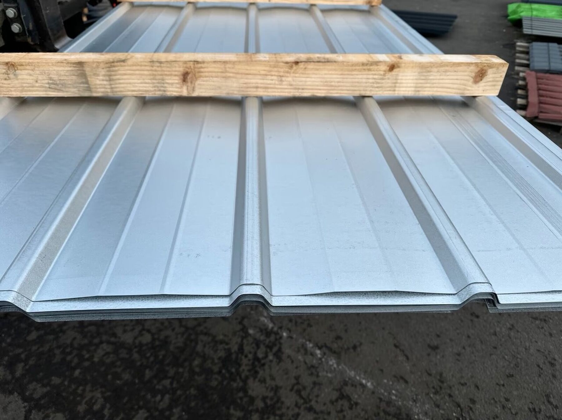 67,68 m² Trapezblech Sonderposten 300 cm Silber DP 20/220 67,68 m² Trapezblech Sonderposten 300 cm Silber DP 20/220