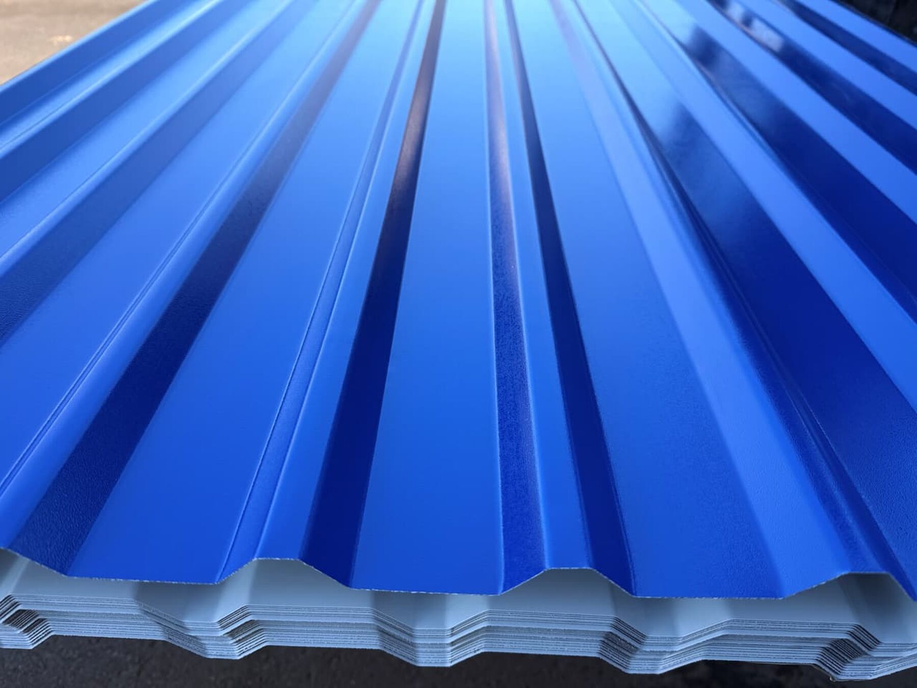 Sonderposten Trapezbleche 2,00 m Profil 18/1060, 0.60 mm Stärke, Ultramarinblau 5002