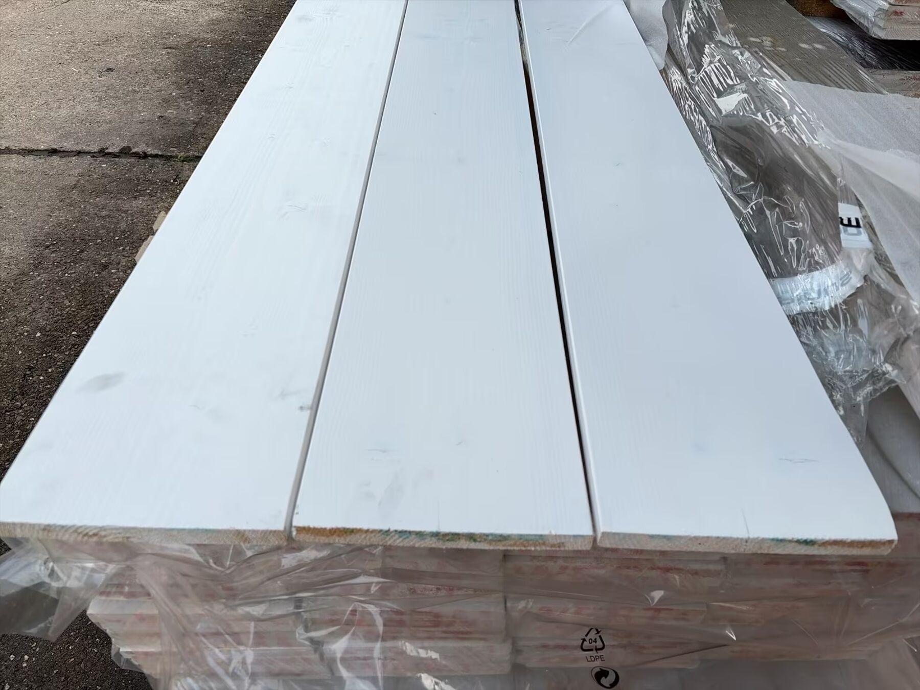 Holzbrett, Brett, weiße Oberfläche, Baustoffe, Holzplatte, Holzbrett, Holzplatten, Palisadenbau, weiße Holzplatte, Lattenwerk, Holzlatte, weiße lackierte Holzlatten, Baustoffe, Holzplatten, Baumaterial, Holzplatte, Weiß, Holz, Dielen, Baustoff