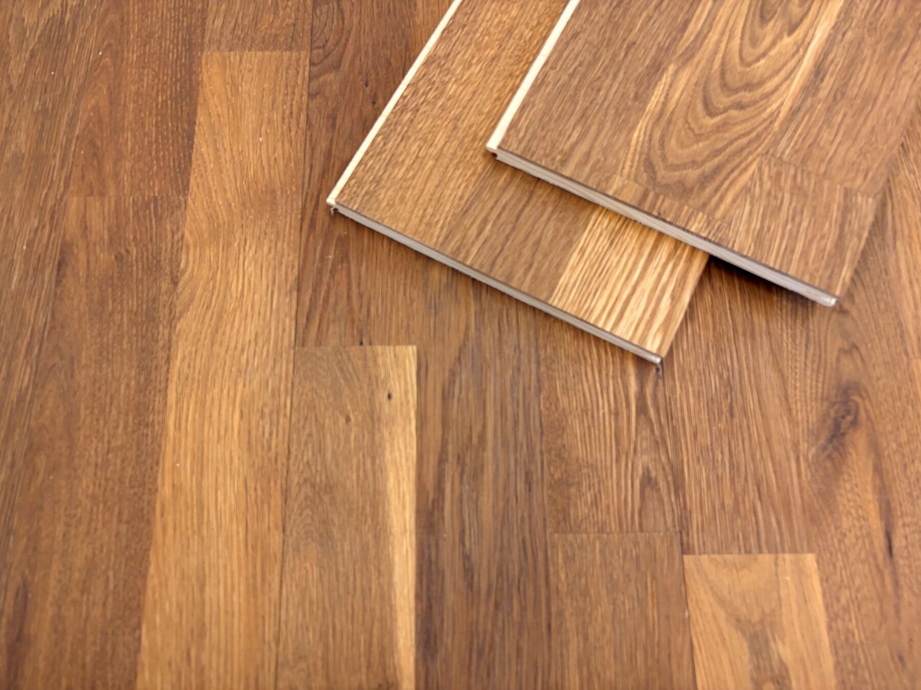 Parkett Eiche Schiffsboden Lappland Dark, 2390 x 198 x 14 mm Holzboden, Bodenpaneele, Holzlatten, Laminate, Streifenstruktur