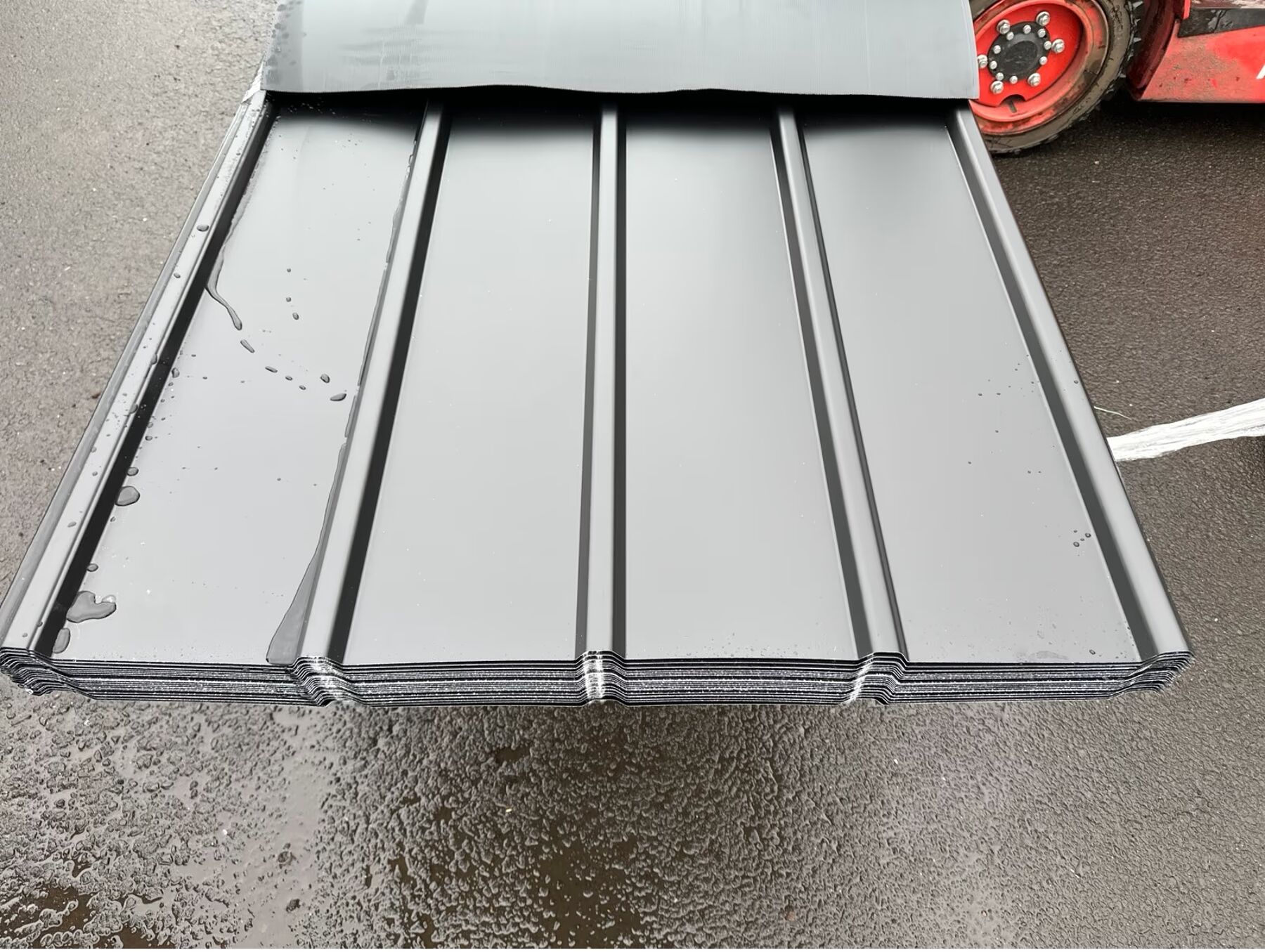63,73 m² Trapezblech Sonderposten 565 cm Schwarz mit Vlies DP 20/220 