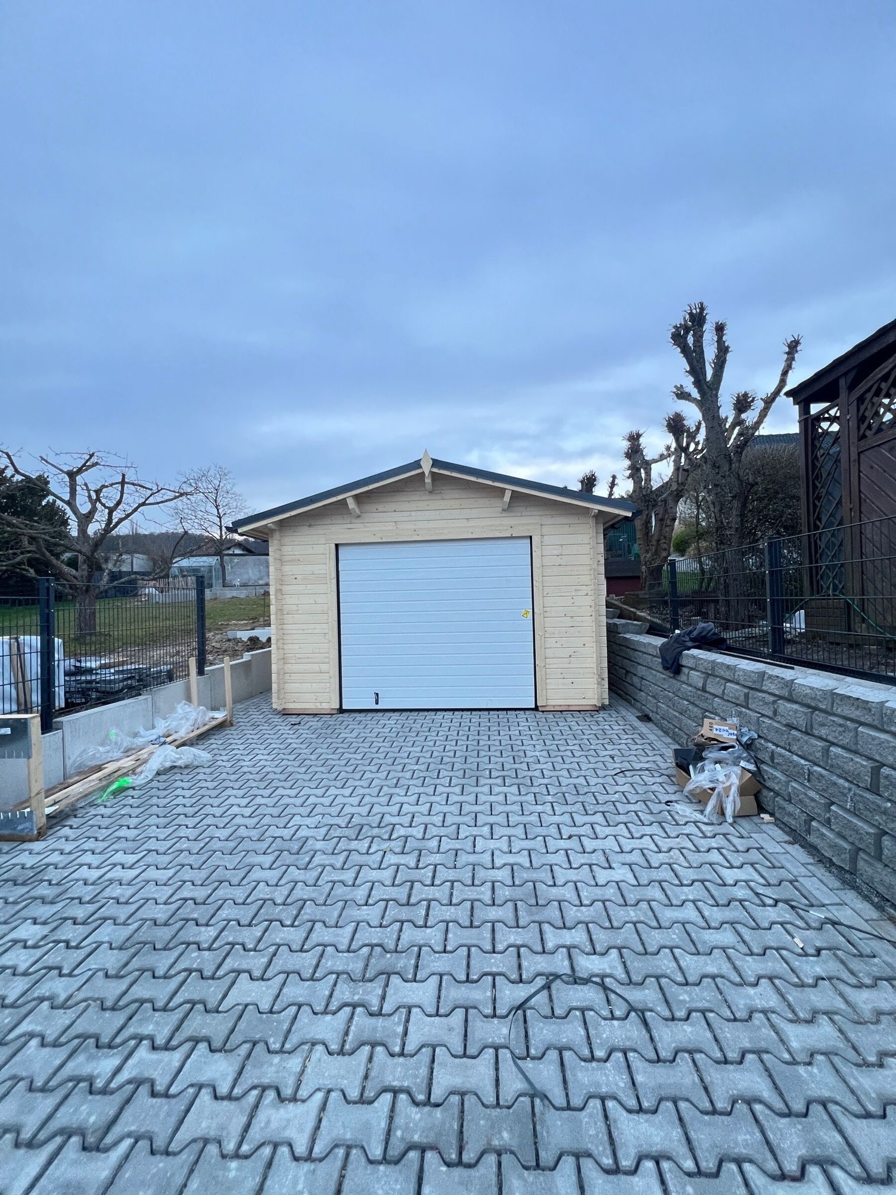 Holzgarage Roger 19,0 m² Mit Sektionaltor Holzgarage Roger 19,0 m² Mit Sektionaltor