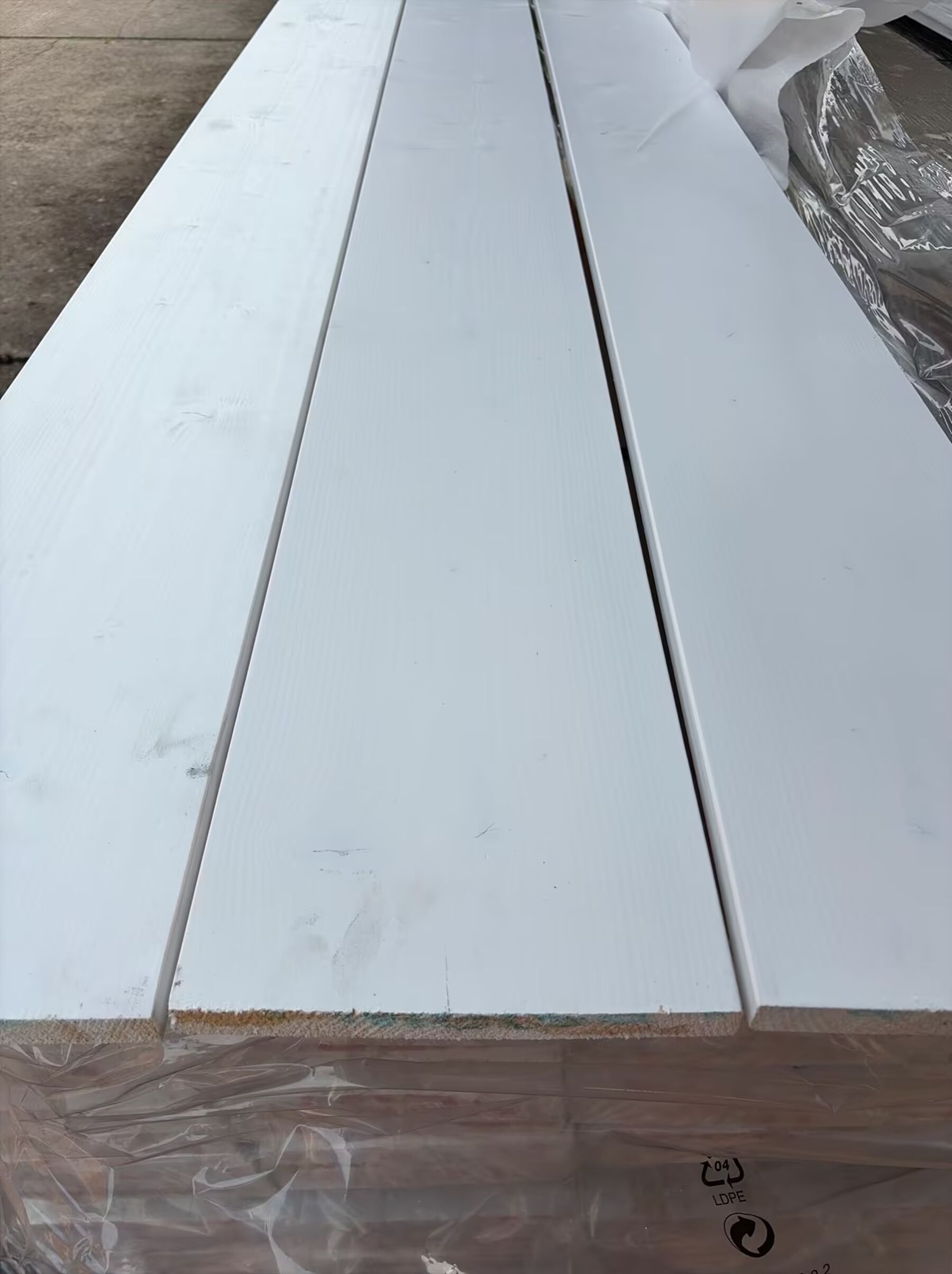 Holzlatten, Holzbrett, weiß, verpackt, Laminat, Holzbretter, Holzplanken, verputztes Holz, weiße Farbe, Baumaterial, Holz, Holzplanke, Pale Weiß, Lackiert, Bauholz, Holzbrett, Leimholz, weiße Oberfläche, Holzlatten, Bauholz