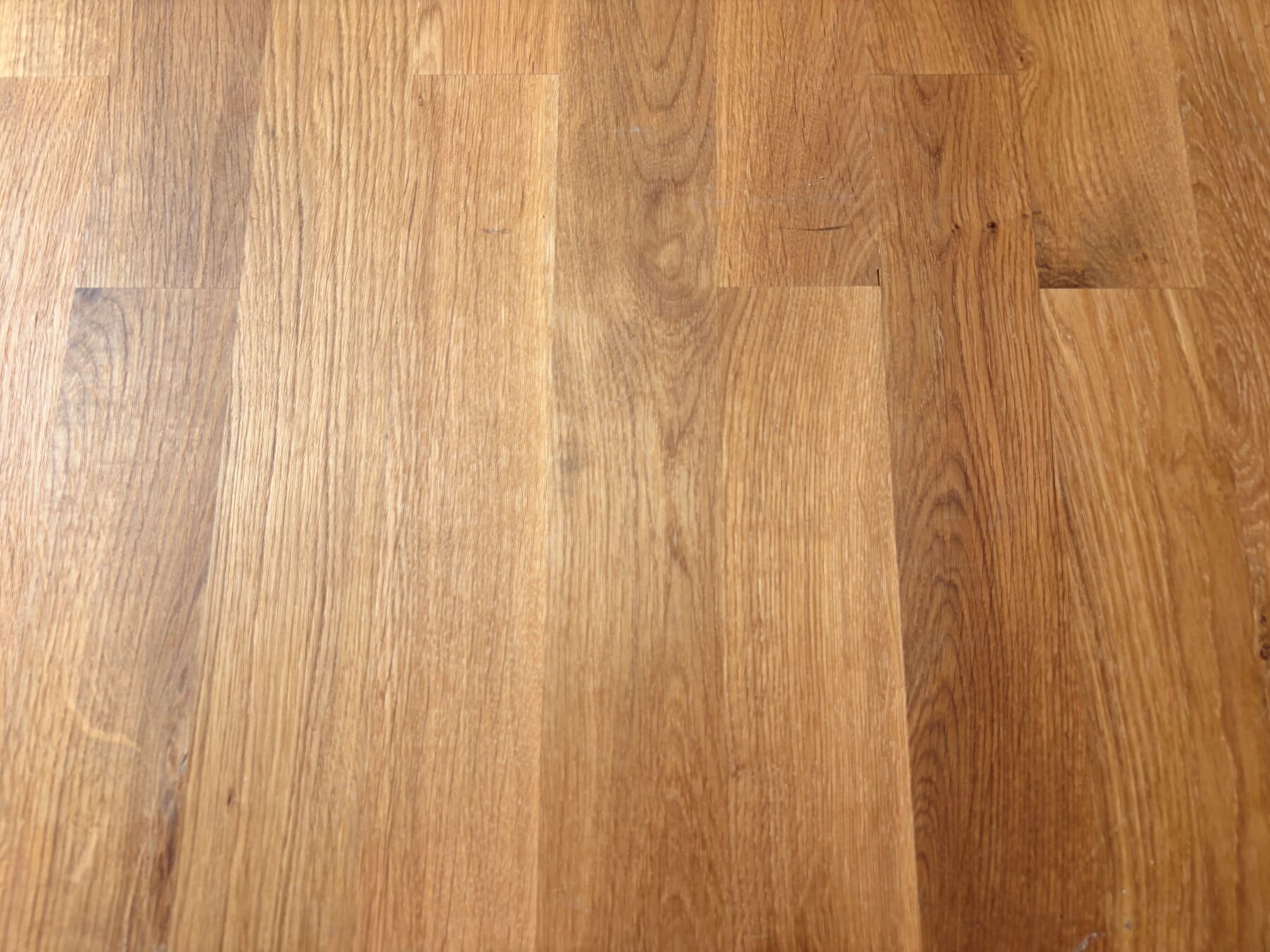 Holzboden, Holzparkett, Eiche, Holzmaserung, verlegter Boden