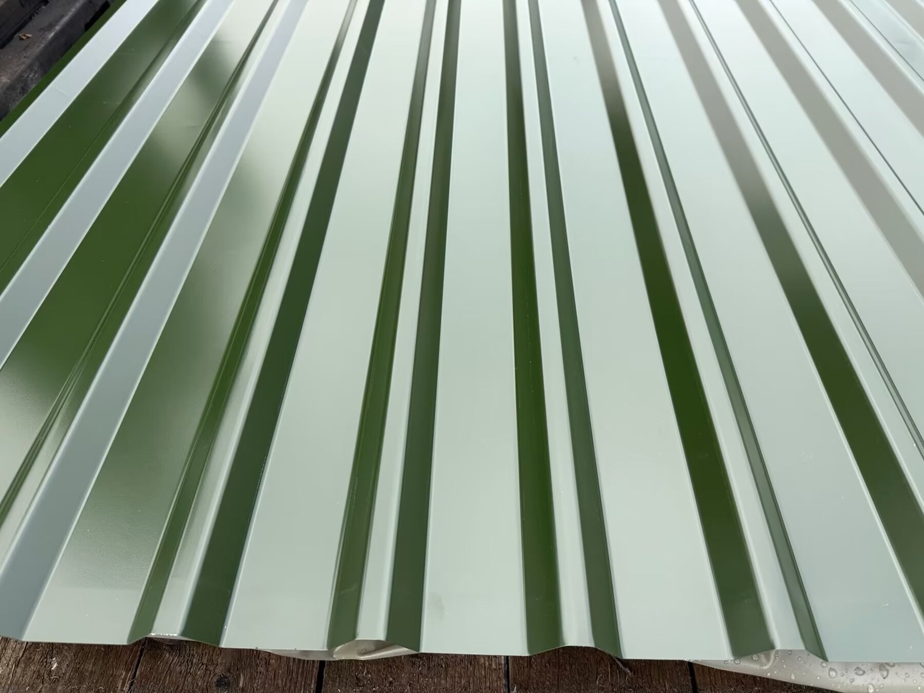 Sonderposten Trapezbleche 3,00 m Profil 18/1060, 0.50 mm Stärke, Chromoxidgrün 6020