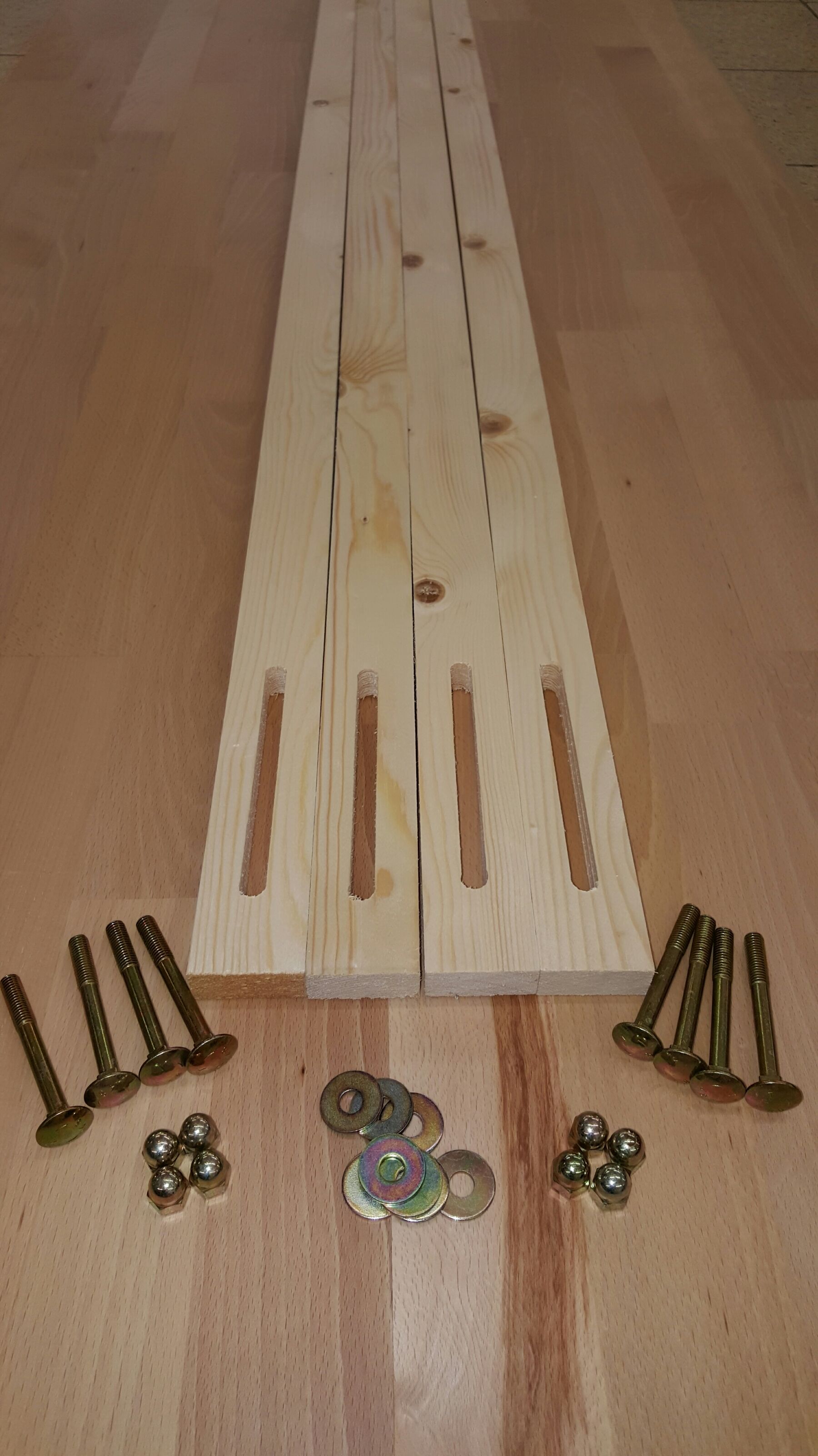 Wind- und Sturmsicherung für Gartenhäuser