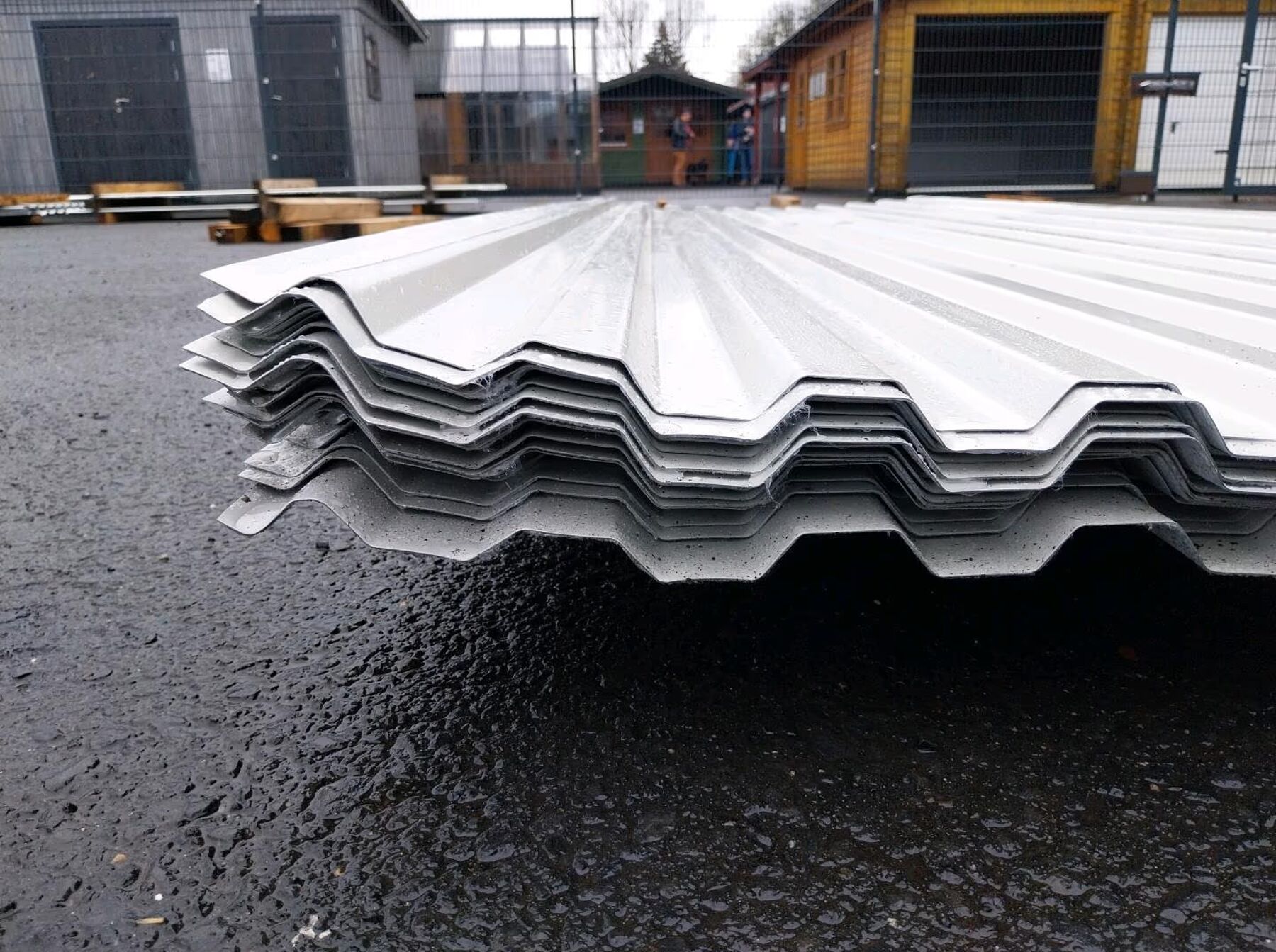 35 m² Trapezblech Sonderposten 300 cm Weiß mit Vlies DP 20/35