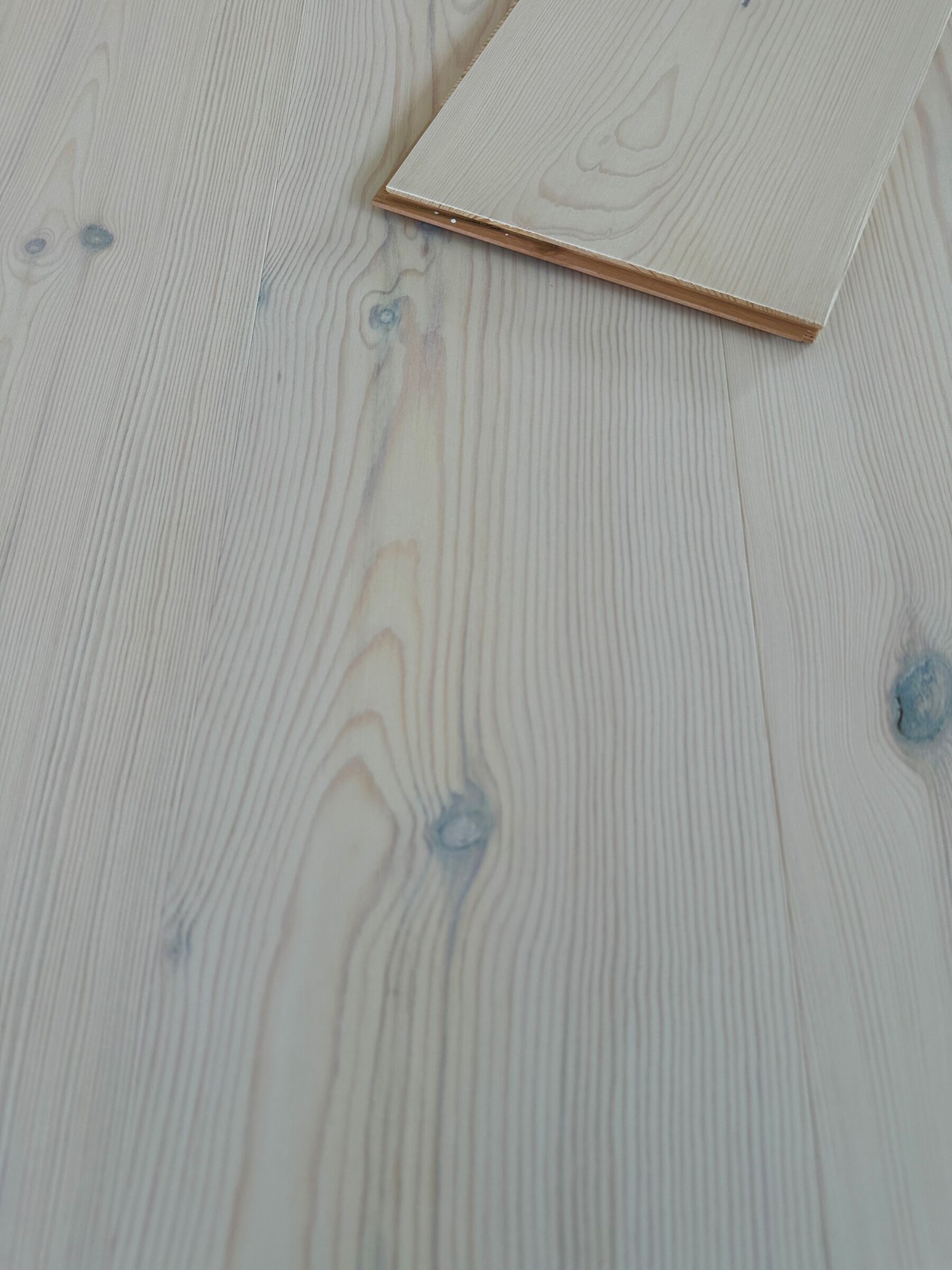 Parkett Kiefer Landhausdiele Weiß, 2. Wahl