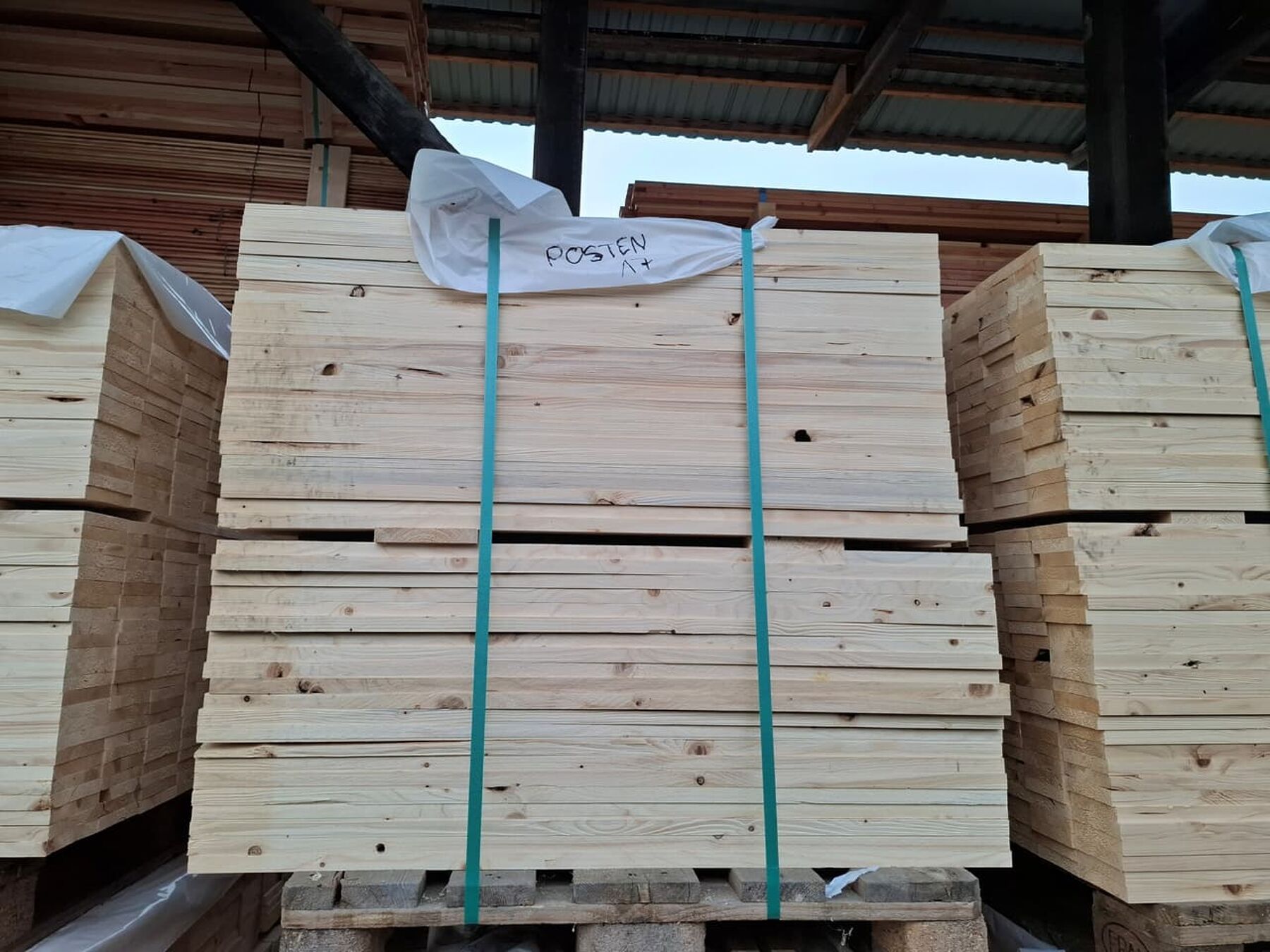 49,85 m² Fichte Holzbretter Glattkantbretter, 18x125x980 mm