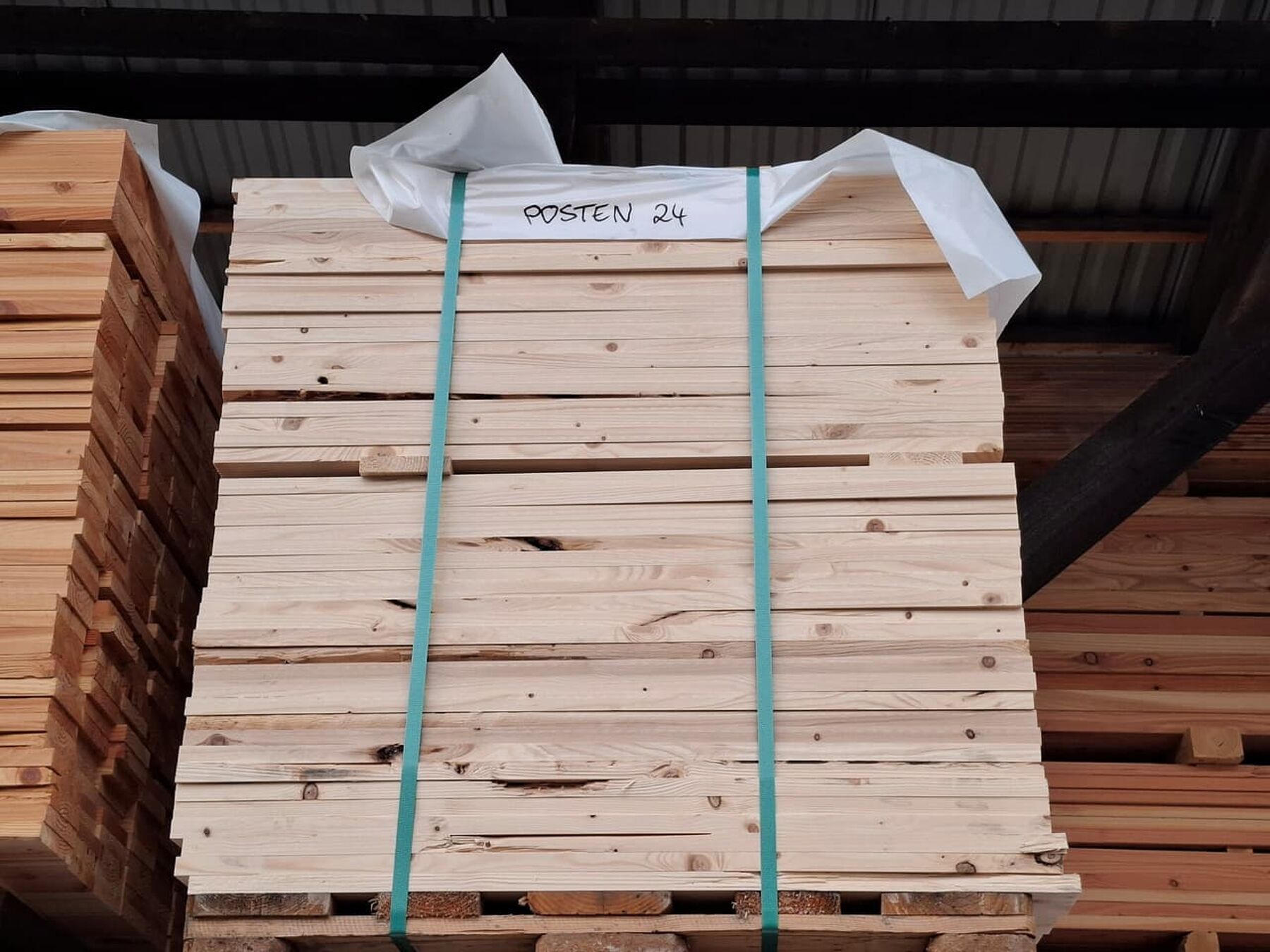 43,62 m² Fichte Holzbretter Glattkantbretter, 18x98x840 mm