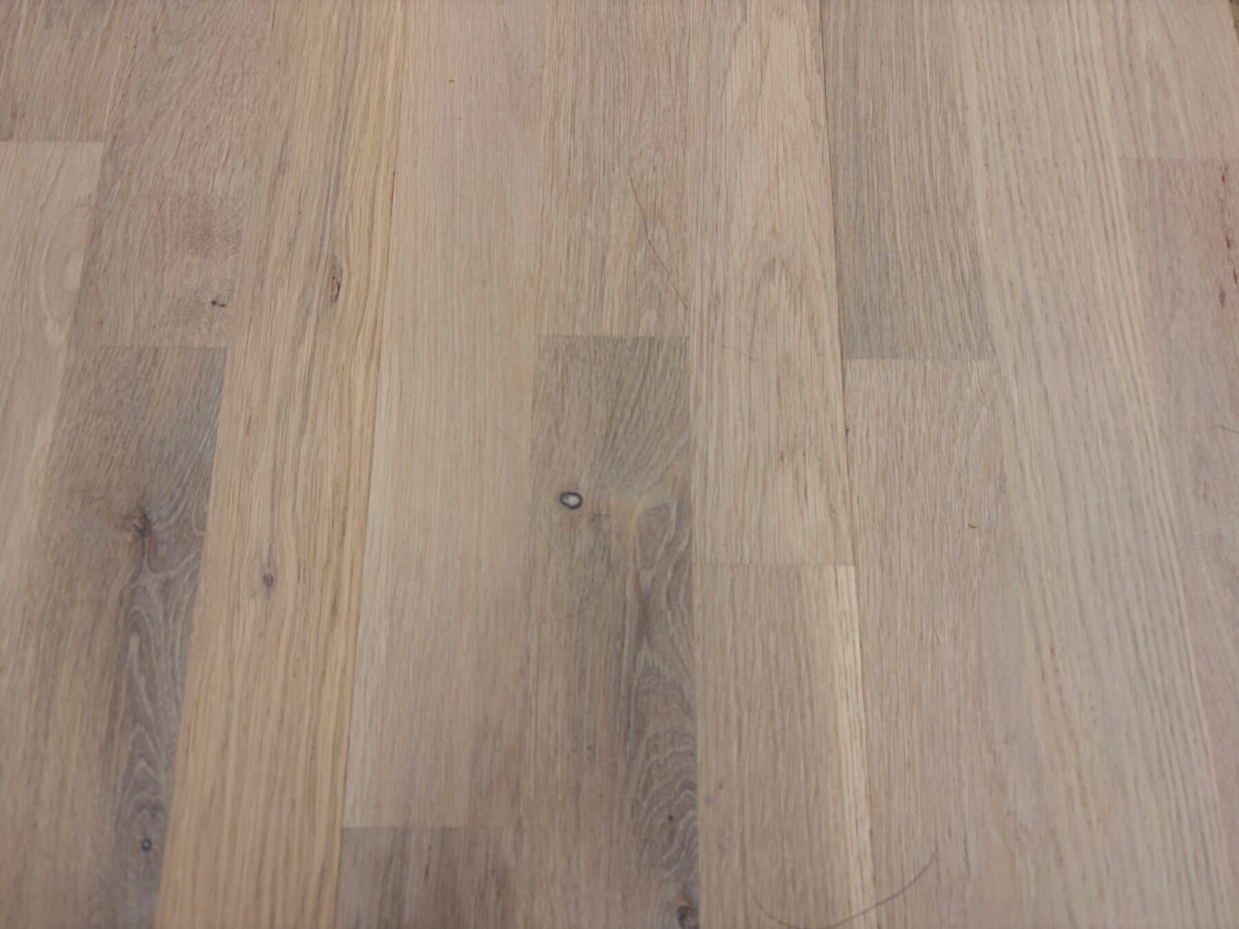 Holzboden, Holzfußboden, Parkett, NatürlicheHolzfarbe, Kratzer