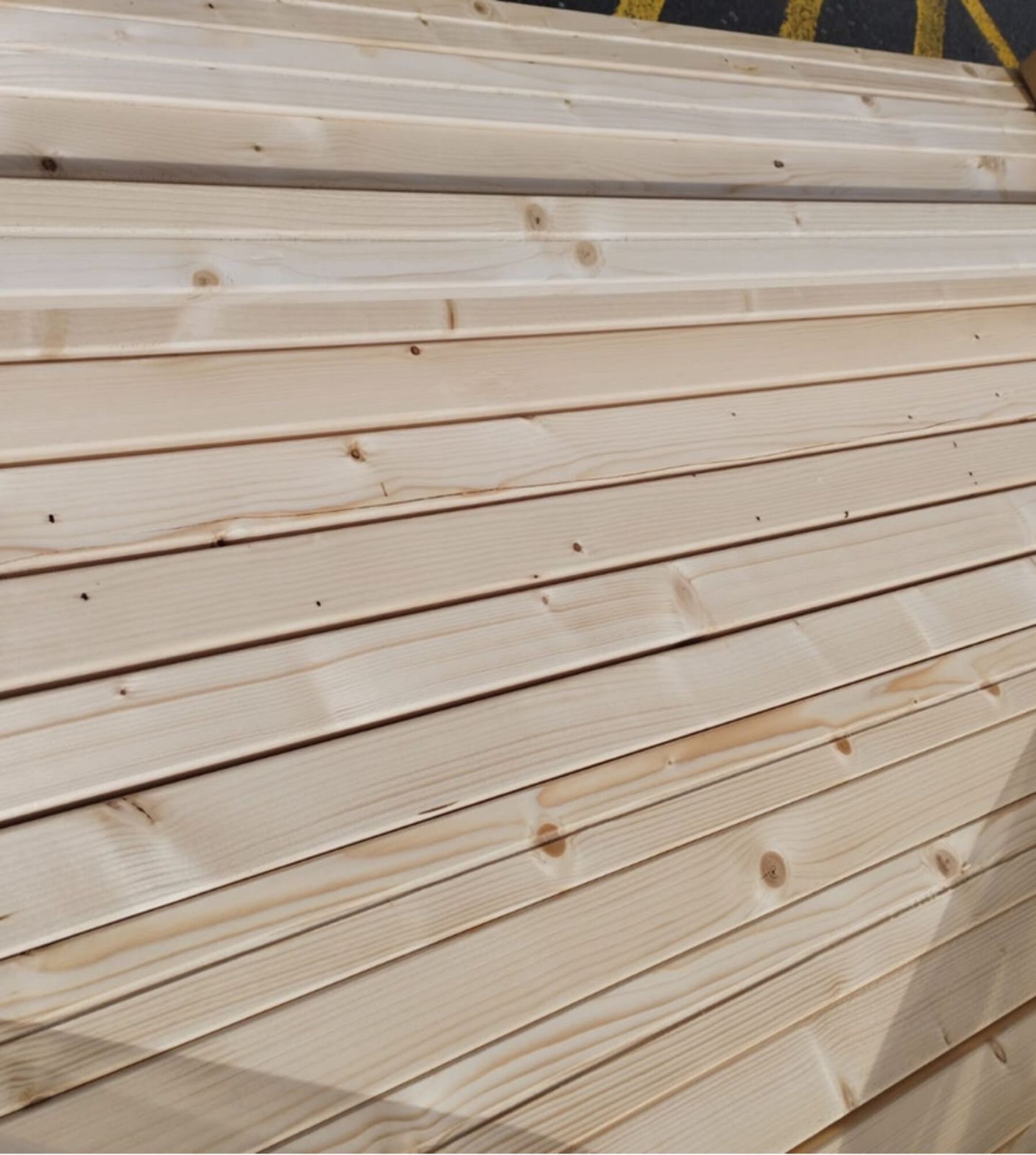 50 m² Sonderposten Rhombusleiste Fichte Fassadenverkleidung, 24x52x4200 mm