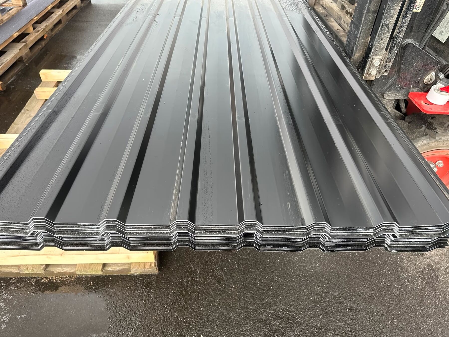 70,56 m² Trapezblech Sonderposten 300 cm Schwarz mit Vlies DP 20/100