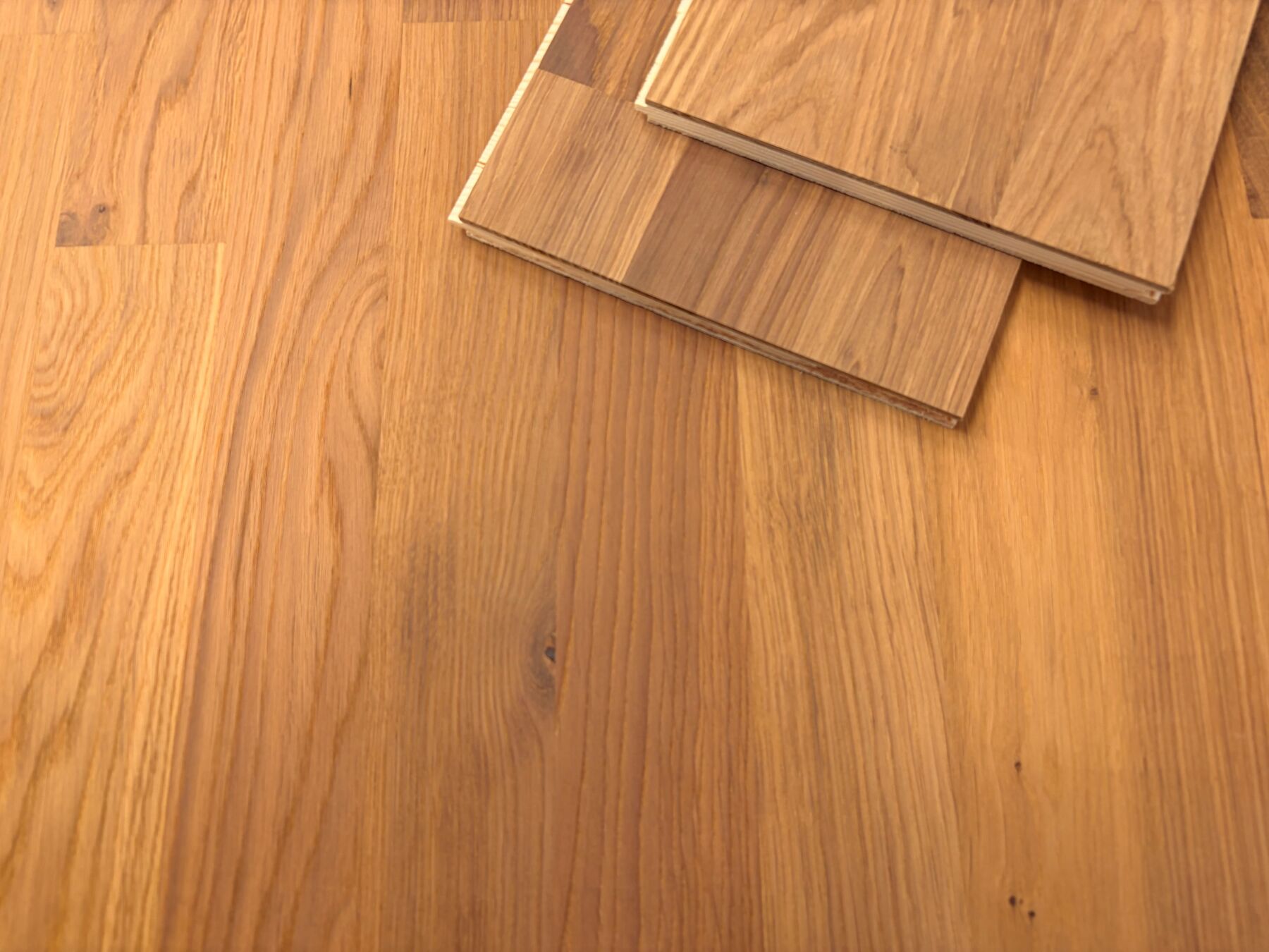 Parkett Eiche Schiffsboden Wild Lebhaft, 2390 x 198 x 14 mm Holzwand, Holzplatte, Holzboden, Paneel, Kleinteile