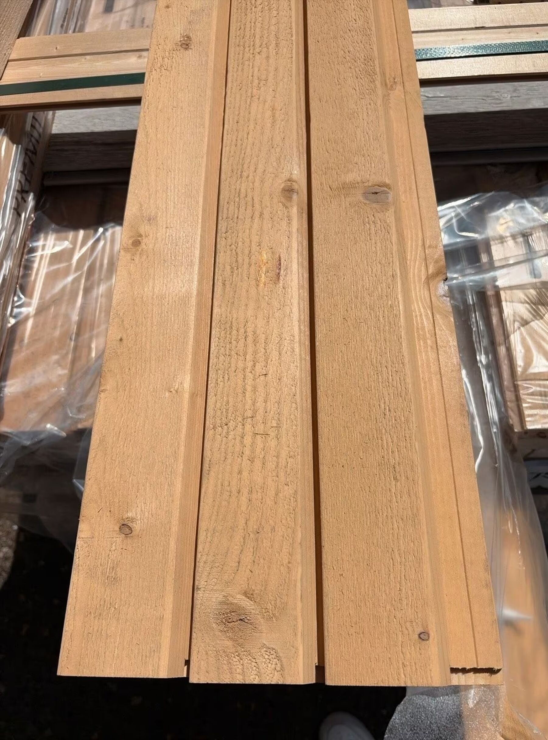28,44 m² Fichte Rhombusleisten Natur Lärche KDI, 27x94x4450 mm 28,44 m² Fichte Rhombusleisten Natur Lärche KDI, 27x94x4450 mm