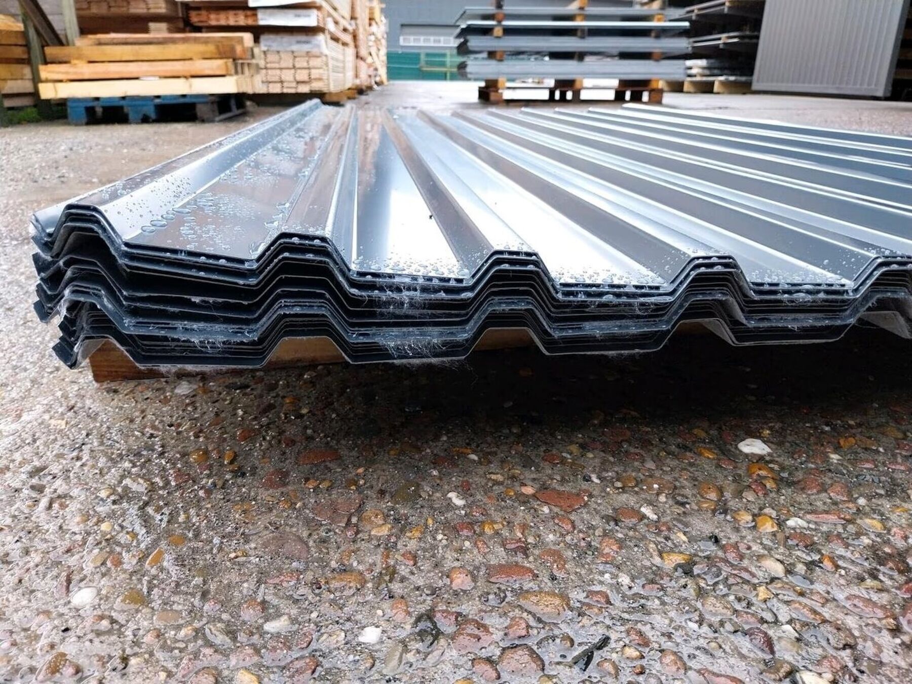 45,36 m² Trapezblech Sonderposten 200 cm Anthrazit mit Vlies DP 20/65 45,36 m² Trapezblech Sonderposten 200 cm Anthrazit mit Vlies DP 20/65
