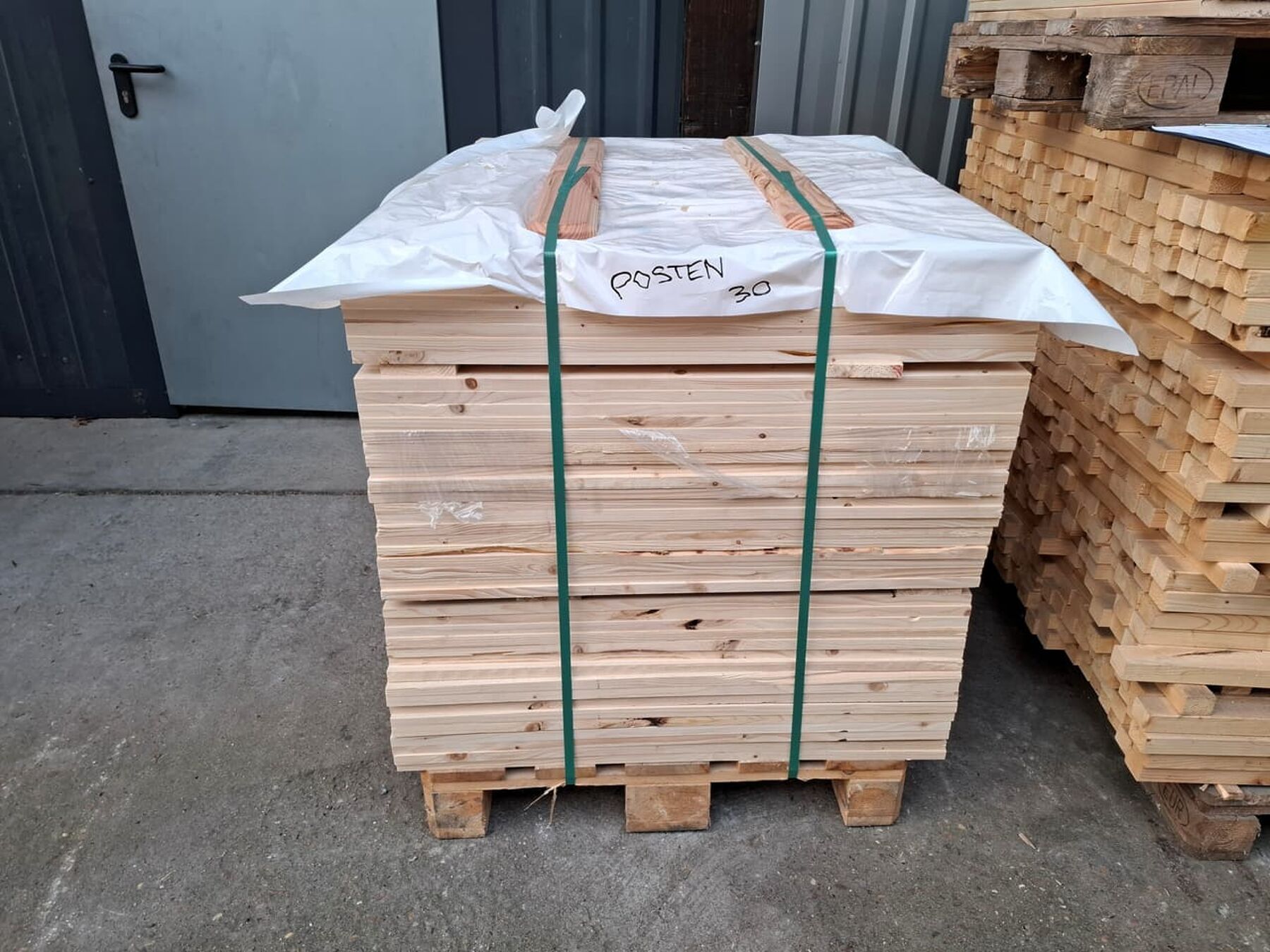 44,14 m² Fichte Holzbretter Glattkantbretter, 18x95x880 mm