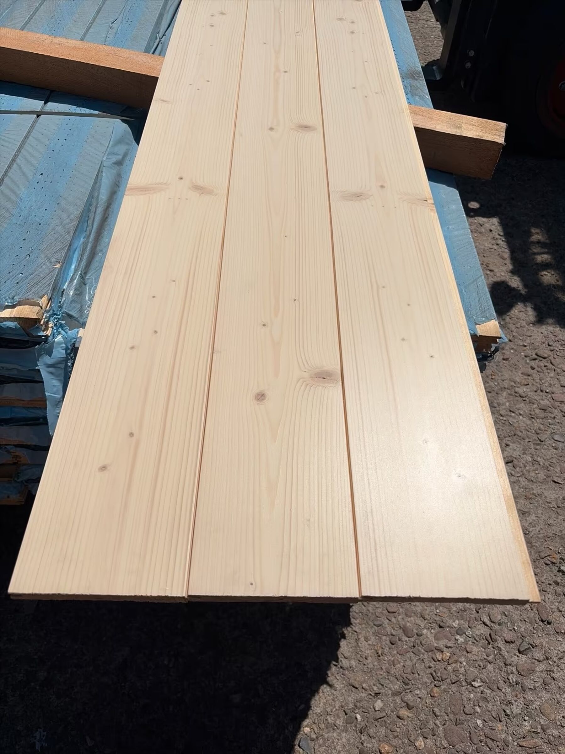 43,93 m² Fichte Profilholz Weiss, 15.5x146x5100 mm Holzbretter, Brettware, Lärchenholz?, Nadelholz, Baumaterial, Holzbrett, Holzlatten, Holzplatte, natürliches Holz, Laminat/Leeres Brett